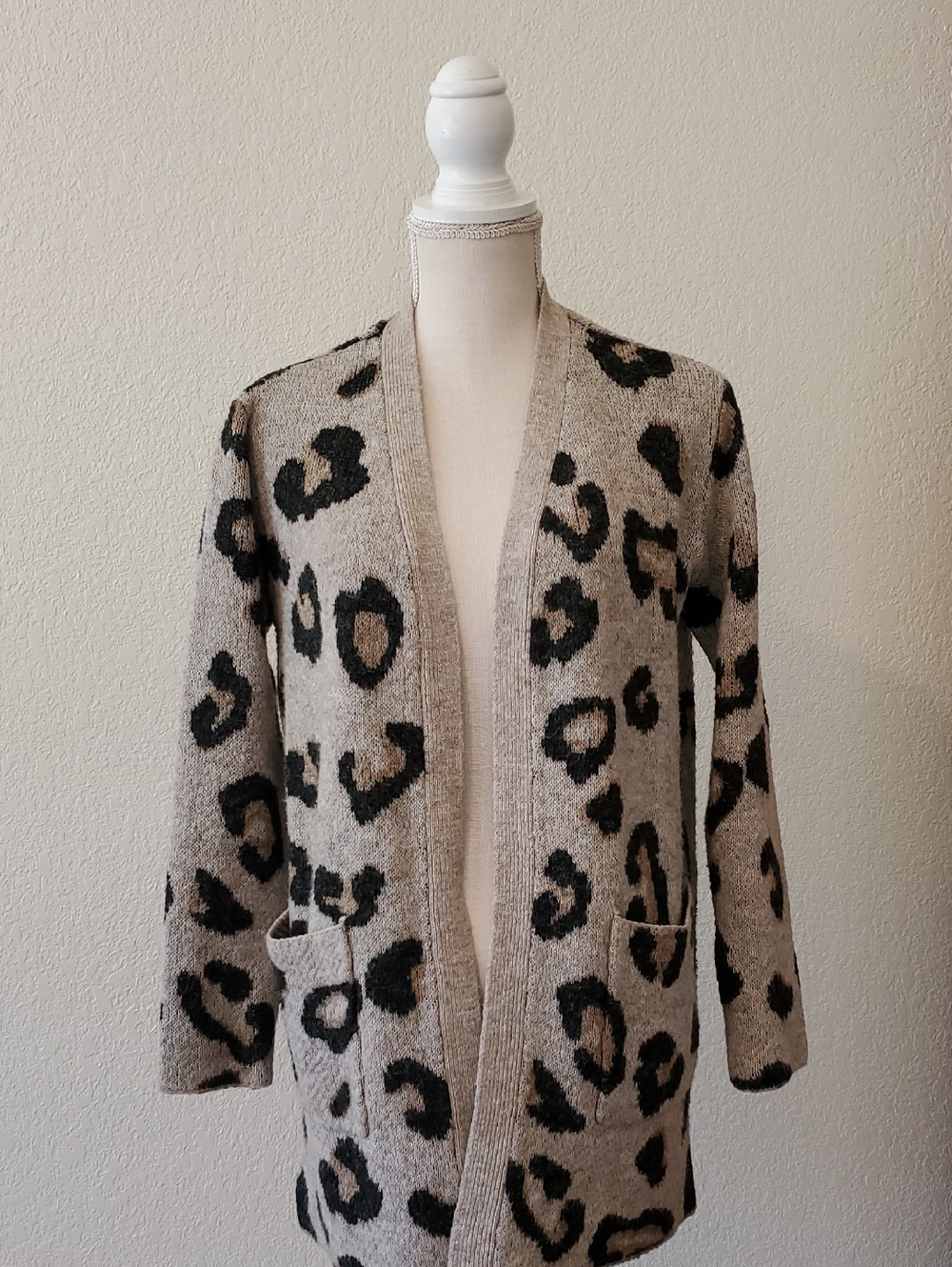 Leopard Print Open-Front Women’s Cardigan in Beige